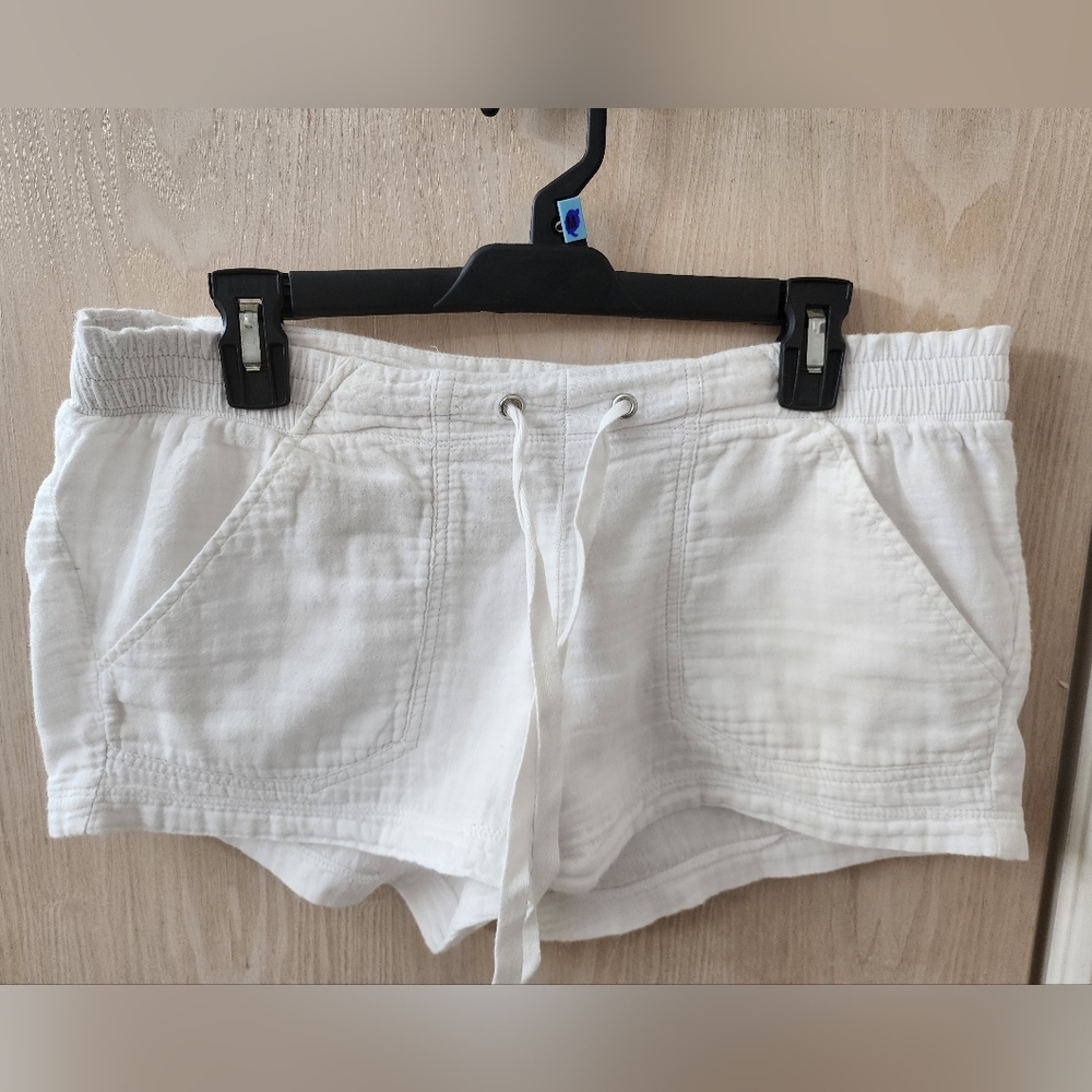 Jolt Linen Shorts